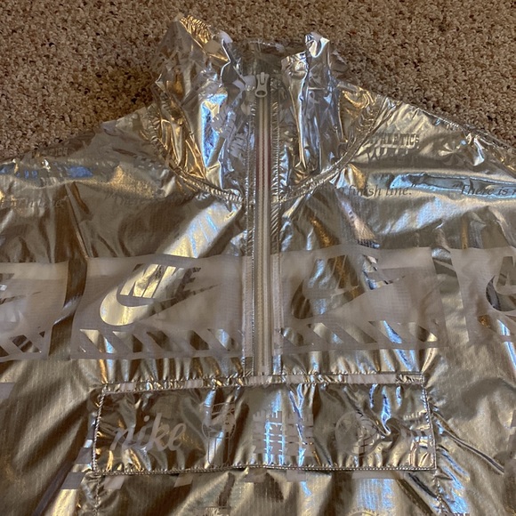 Nike Metallic Jacket - Picture 3 of 6